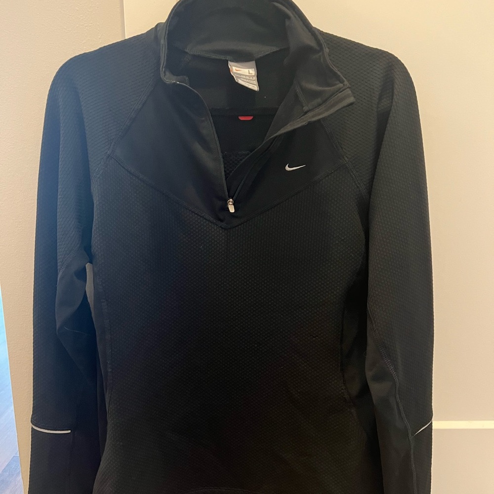 Nike dry fit pull over (fleece inside).